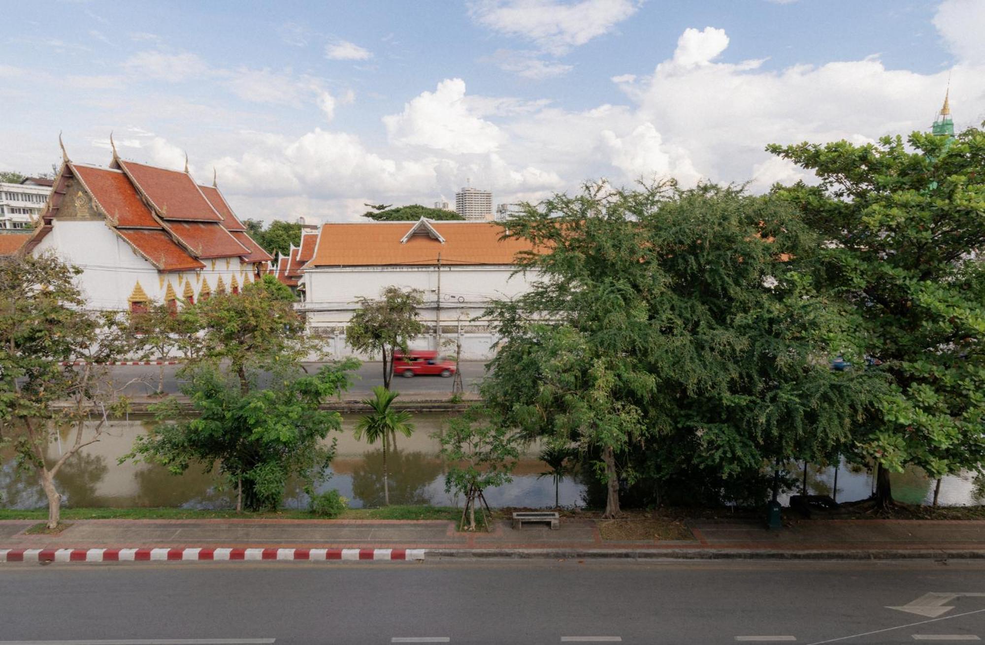 Shapel Hostel And Cafe Čiang Mai Exteriér fotografie